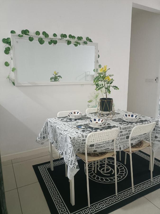 Cikta'Z Homestay Southville City Bangi Kampong Tangkas Eksteriør billede